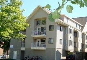 203 S 4th St Apartamentos