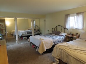 2940 Okemos Dr SE-Unit -2940 in Grand Rapids, MI - Building Photo - Building Photo