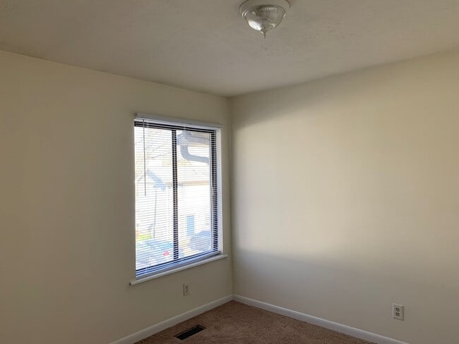 1474 Tenbury Dr in Lynchburg, VA - Building Photo - Building Photo