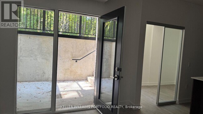 172 Clonmore Dr in Toronto, ON - Building Photo - Building Photo