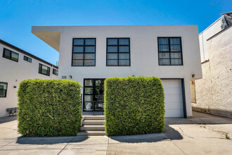 309 S Hamel Rd in Los Angeles, CA - Building Photo - Building Photo