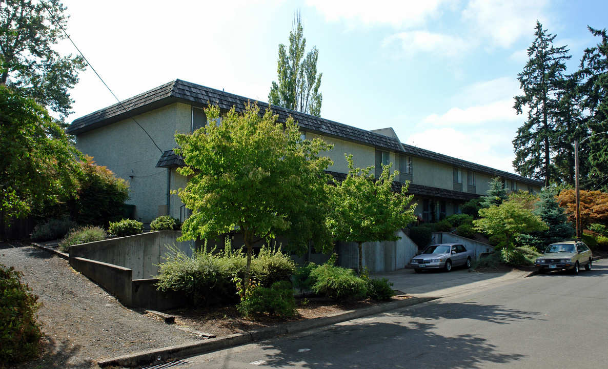 825 Stephens Dr in Eugene, OR - Building Photo