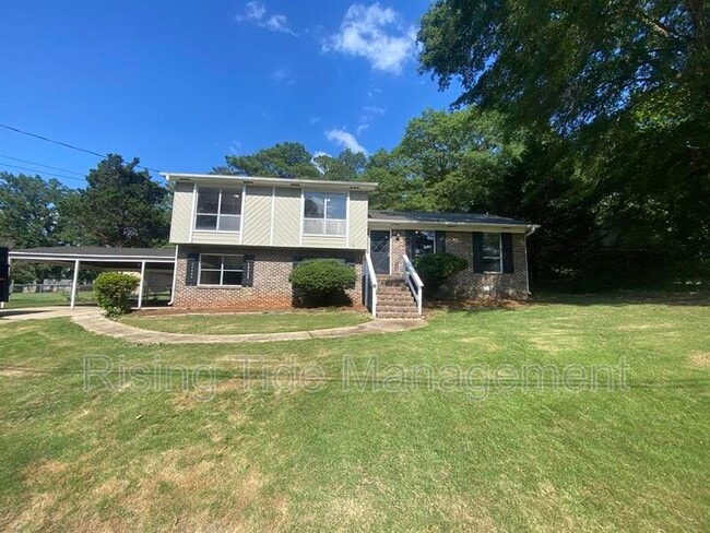 property at 33 Lancaster Ct
