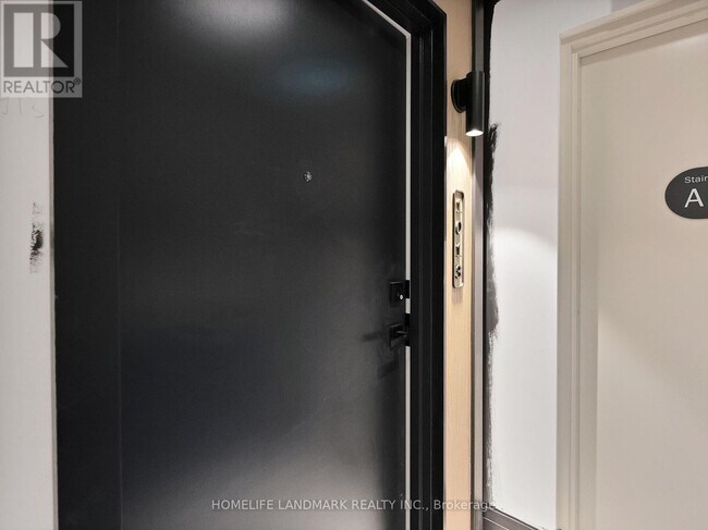 36 Olive Ave in Toronto, ON - Building Photo - Building Photo