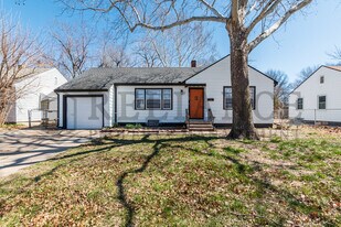 1562 Floberta St in Wichita, KS - Building Photo