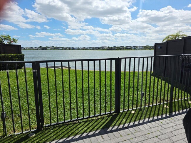 15785 NW 91st Ct in Miami Lakes, FL - Building Photo - Building Photo