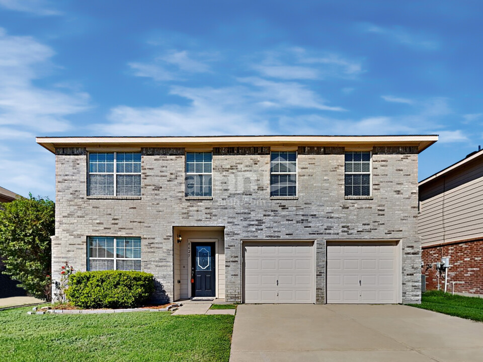 8625 Boswell Meadows Dr in Fort Worth, TX - Foto de edificio