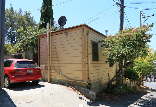 1112 Sutter St in Vallejo, CA - Building Photo - Building Photo