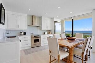 3300 S Ocean Blvd in Palm Beach, FL - Building Photo