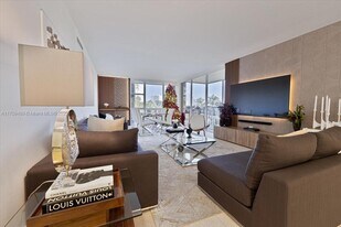 20379 W Country Club Dr in Aventura, FL - Building Photo