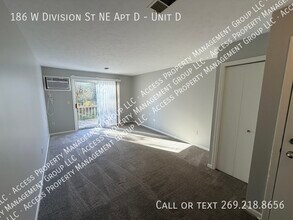 186 W Division St NE in Rockford, MI - Building Photo - Building Photo