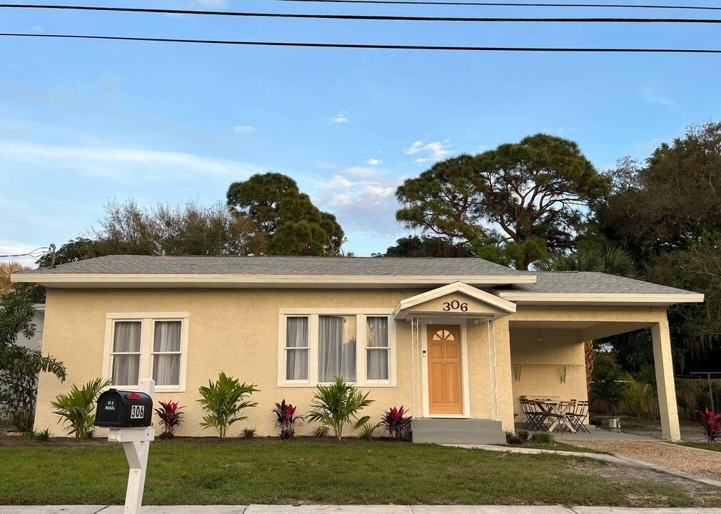 306 S 33rd St in Fort Pierce, FL - Building Photo