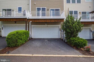 14580 Crossfield Way in Woodbridge, VA - Building Photo - Building Photo