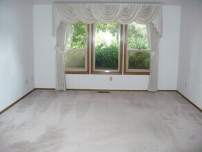 6785 D Ct in Springfield, OR - Building Photo - Building Photo
