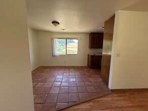 24450 Mccray Ct in Tehachapi, CA - Foto de edificio - Building Photo