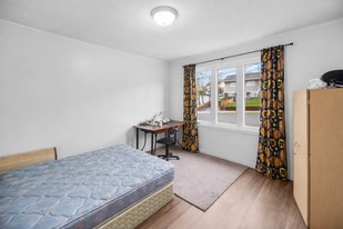 52 Grenfell Ave in St John's, NL - Building Photo