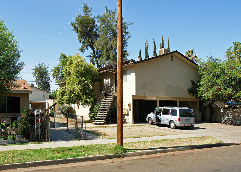 2716 E Grant Ave in Fresno, CA - Foto de edificio