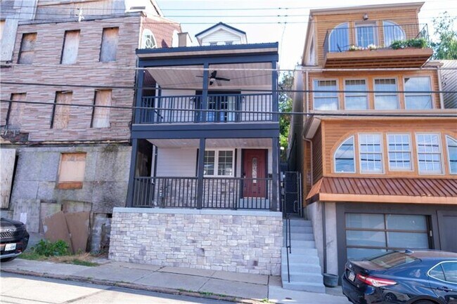 property at 2508 Mission St