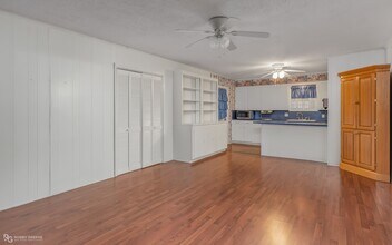 2424 Douglas Dr in Bossier City, LA - Building Photo - Building Photo