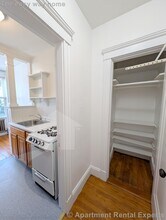 172 Maple St, Unit #303 in Malden, MA - Foto de edificio - Building Photo