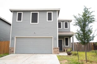 4207 Lorisa Dr in Laredo, TX - Building Photo