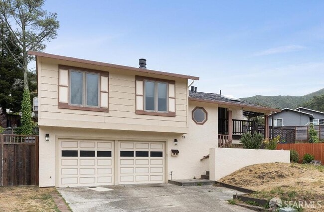 property at 19 Elk Ct