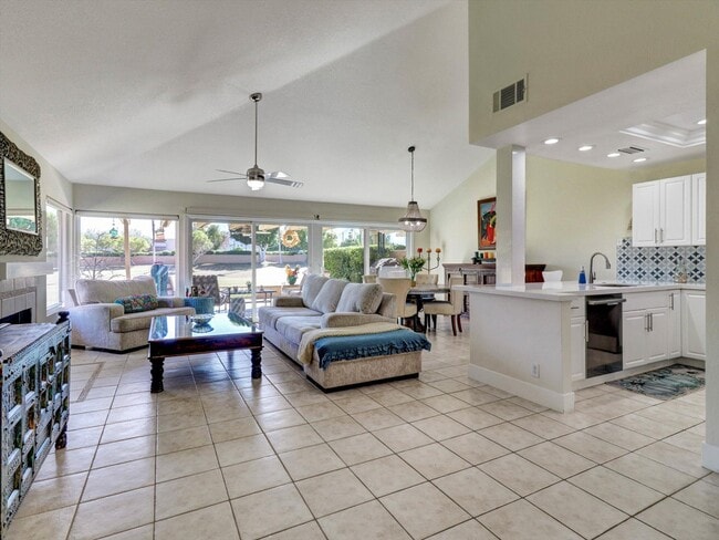 property at 77897 Woodhaven Dr S