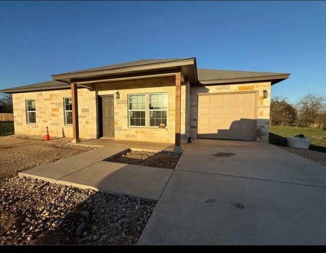 13550 Kuykendall Mountain Rd in Temple, TX - Building Photo - Building Photo