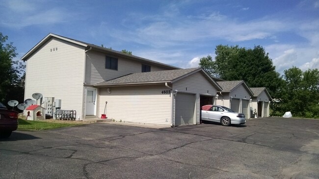 4601 Kappus Dr in Eau Claire, WI - Building Photo - Building Photo