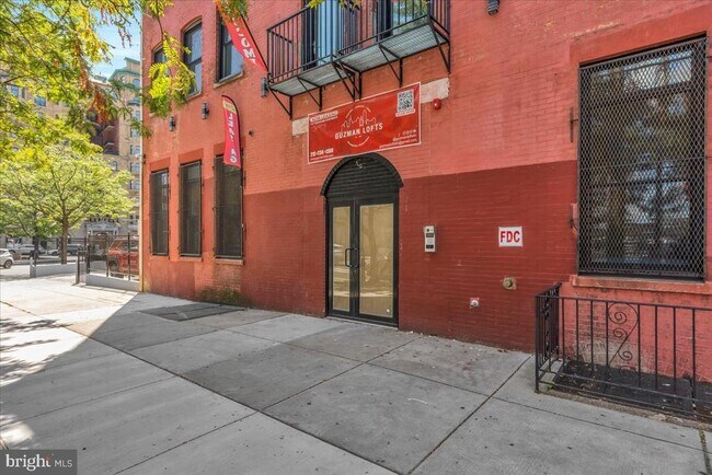 1406 Fairmount Ave in Philadelphia, PA - Building Photo - Building Photo