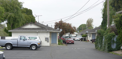 Bartlett Apartments in Hayward, CA - Building Photo - Building Photo