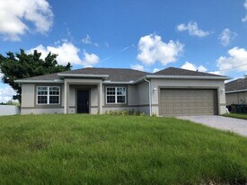 2805 NW 7th St in Cape Coral, FL - Building Photo