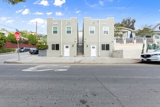 925 Isabel St in Los Angeles, CA - Foto de edificio - Building Photo