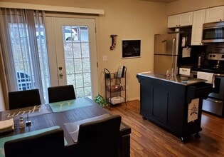 1905 Thurston Ave, Unit #7 in Bellevue, NE - Building Photo - Building Photo