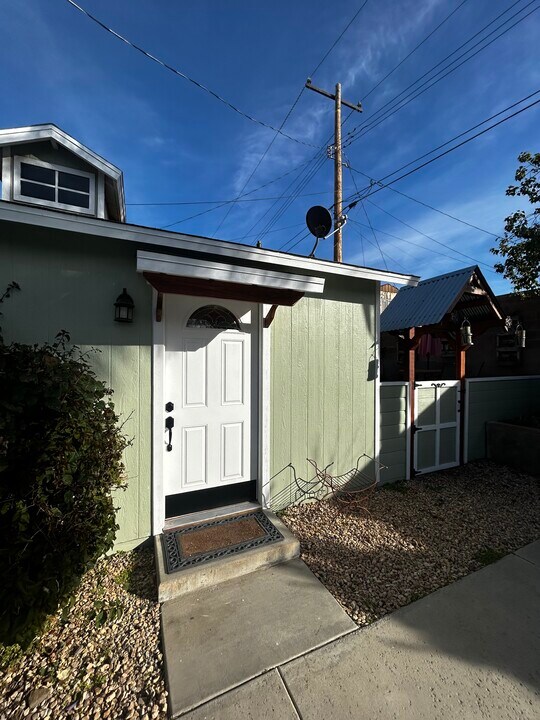 30161 Westbrook Dr, Unit Studio Apt in Nuevo, CA - Building Photo