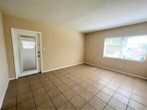 12175 3rd St E in Treasure Island, FL - Building Photo - Building Photo