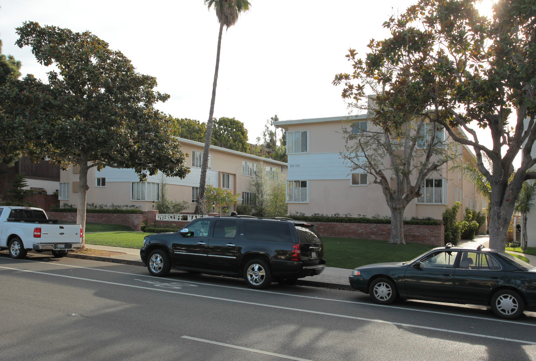 Overcliff Manor in Santa Monica, CA - Building Photo