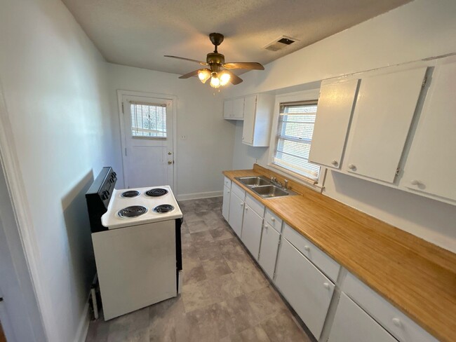 1323 Victor Dr in Memphis, TN - Building Photo - Building Photo