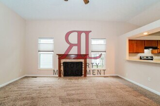 4800 Coachford Dr in Columbus, OH - Foto de edificio - Building Photo