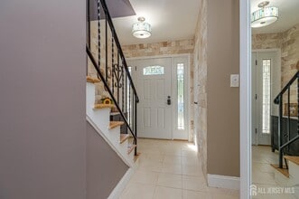 118 Buttonwood Dr in East Brunswick, NJ - Building Photo - Building Photo