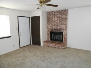 401 Dunes Ct SE in Albuquerque, NM - Foto de edificio - Building Photo