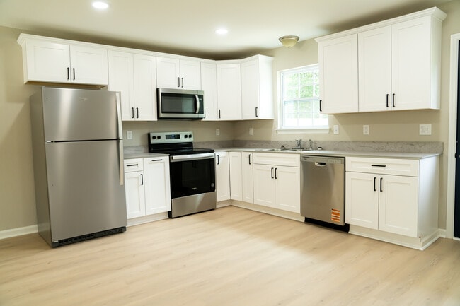 805 Martin St, Unit 805A in Bainbridge, GA - Building Photo - Building Photo