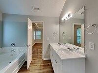 130 Railside Dr photo'