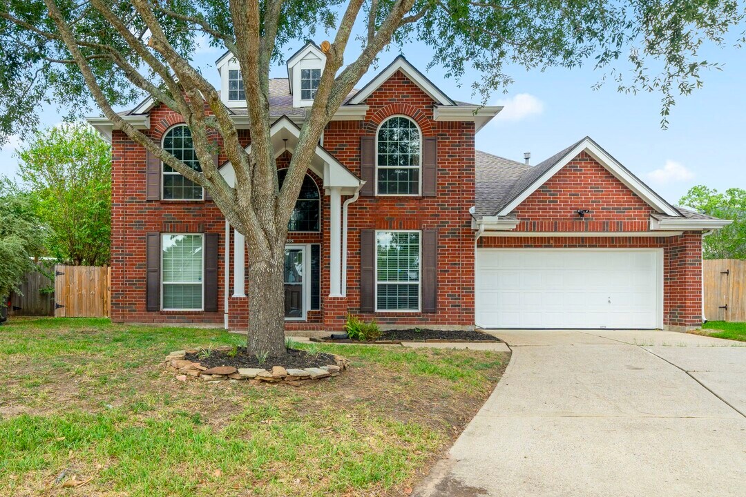 1505 Hickory Ct in Pearland, TX - Building Photo