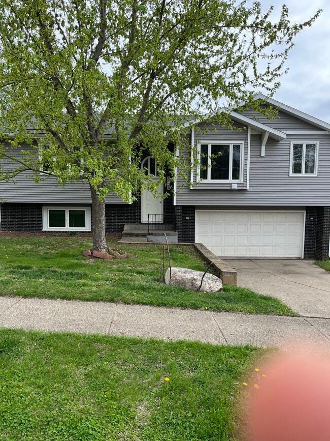 property at 9104 Summit Dr