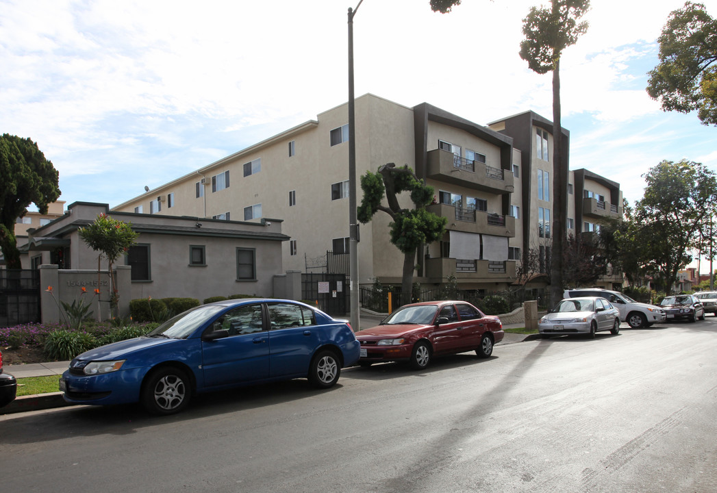 Serrano Apartments in Los Angeles, CA - Building Photo