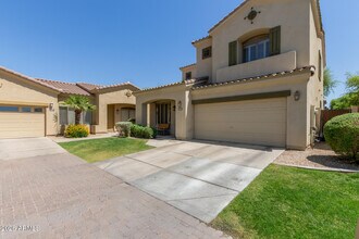 2043 W Periwinkle Way in Chandler, AZ - Building Photo - Building Photo