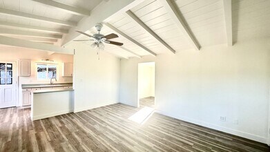 1225 Foothill Dr in Vista, CA - Building Photo - Building Photo