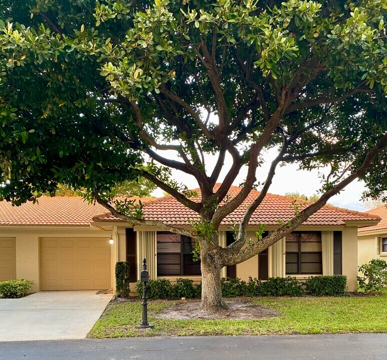 9830 Bischofia Tree Way in Boynton Beach, FL - Building Photo