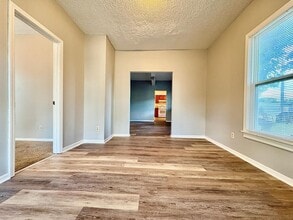 919 S Logan St in South Bend, IN - Building Photo - Building Photo